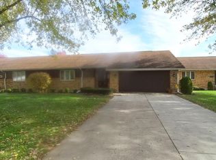 523 N Greenfield Dr, Freeport, IL 61032