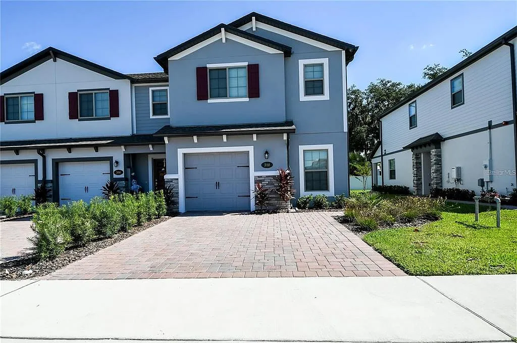 4 bed, 3.5 bath, 1745 sqft, $2,450 — Photo 1