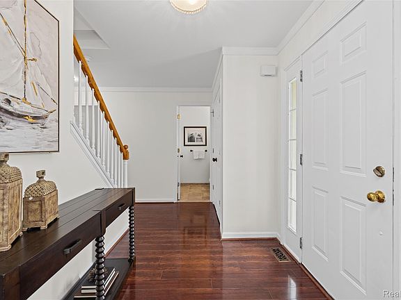 5th image of 47197 Scarlet Dr S