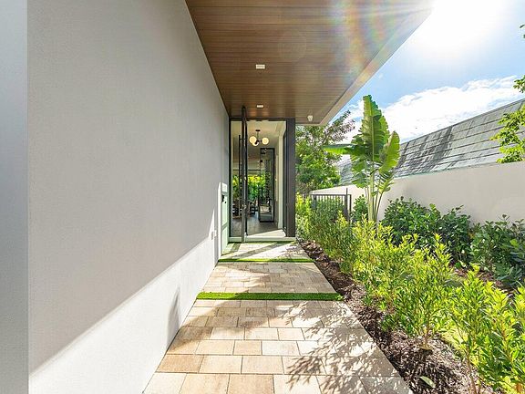3rd image of 130 NE Wavecrest Way