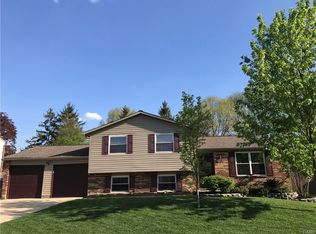 5642 Sandpiper Ln, Dayton, OH 45424