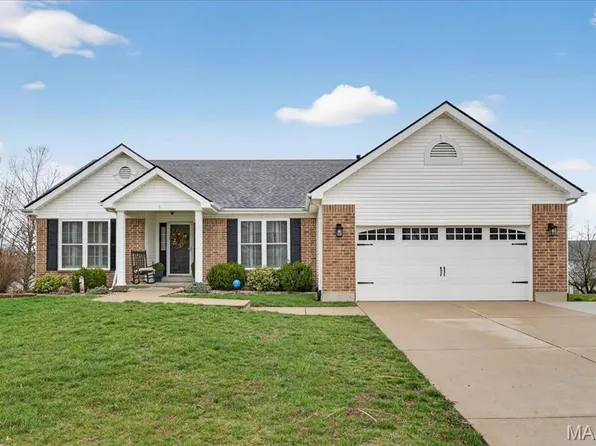 1158 White Pine Cir, Columbia, IL 62236