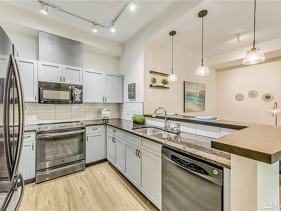 2nd image of 511 7th Ave APT 207