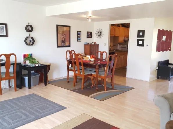 797 Watersedge Dr, Ann Arbor, MI 48105