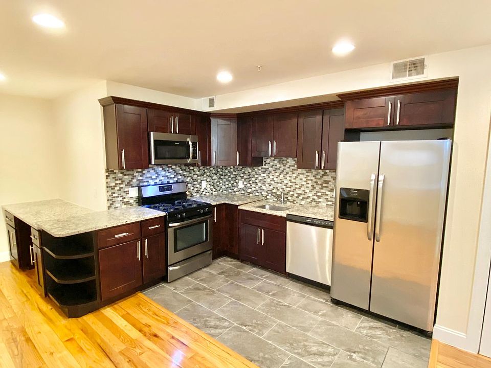 1st image of 93 N Walnut St #102
