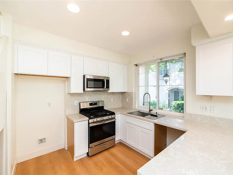 206 Garden Gate Ln — Photo 11