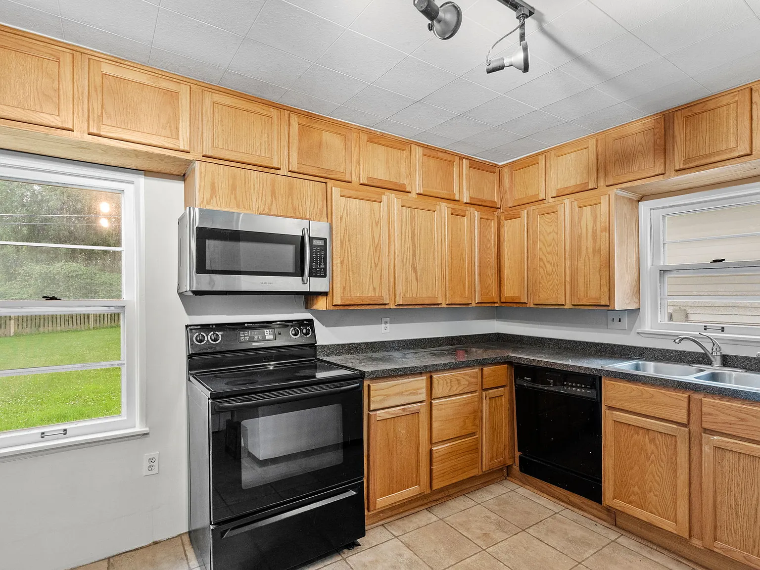 2 bed, 1130 sqft, $1,675 — Photo 4