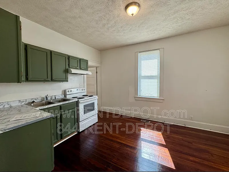 2 bed, 1.0 bath, 800 sqft, $950 — Photo 3