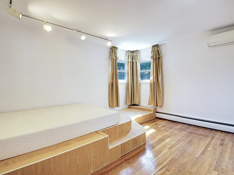15 Jean Pl — Photo 16