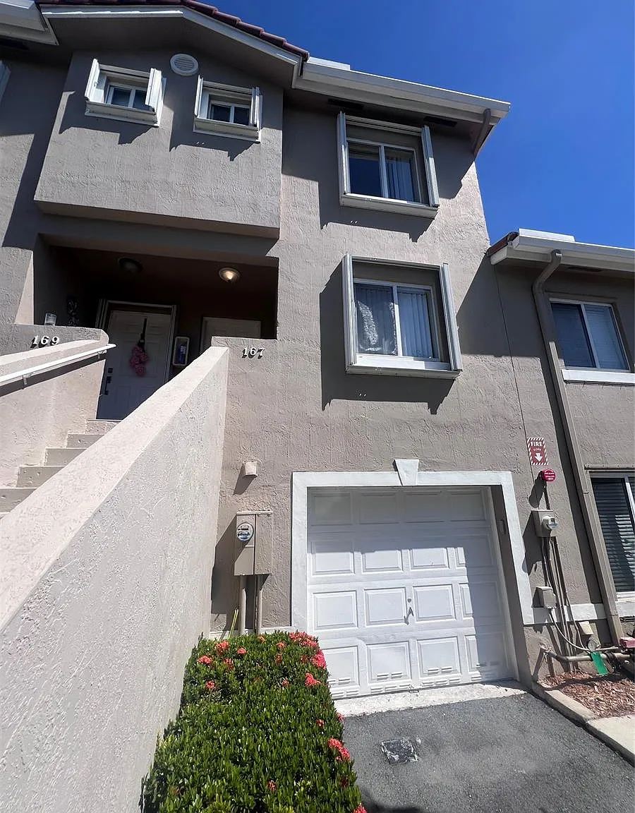 3 bed, 1263 sqft, $2,850 — Photo 1