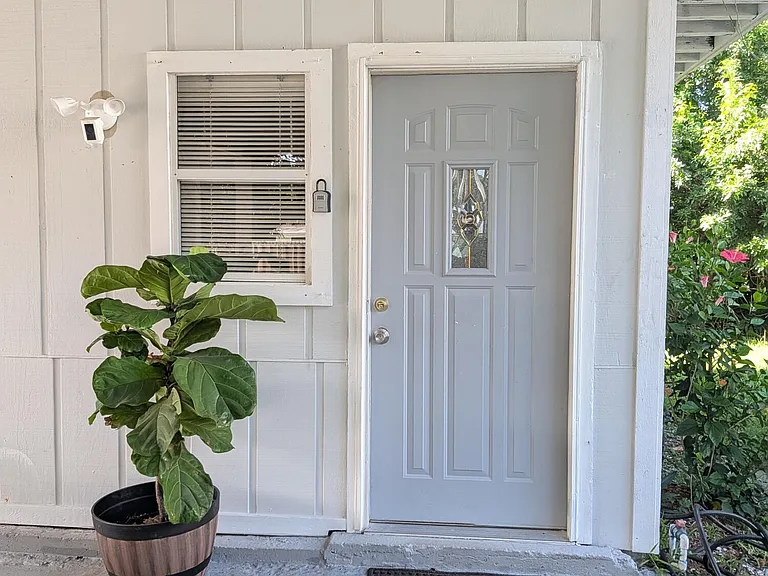 1866 9th Pl — Photo 3