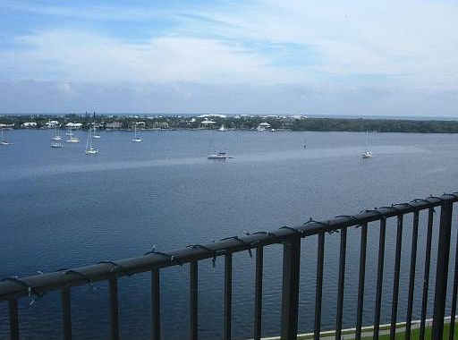2nd image of 134 Lakeshore Dr APT 1015