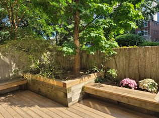 100 Quebec Ave #115, Toronto, ON M6P4B8