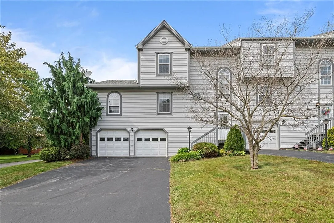 1401 Lexington Dr photo 1