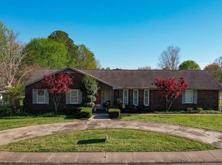 1607 Sycamore St, Murray, KY 42071