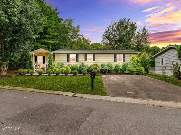 7 Fallow Drive, Manalapan, NJ 07726