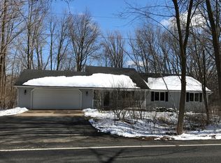 1825 E Apple Creek Rd, Appleton, WI 54913