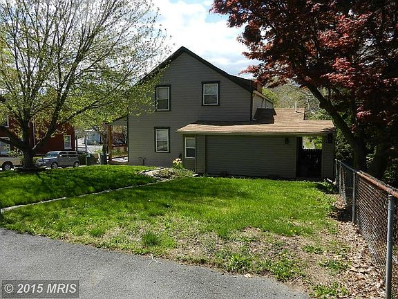 BACK YARD, PARKING PAD