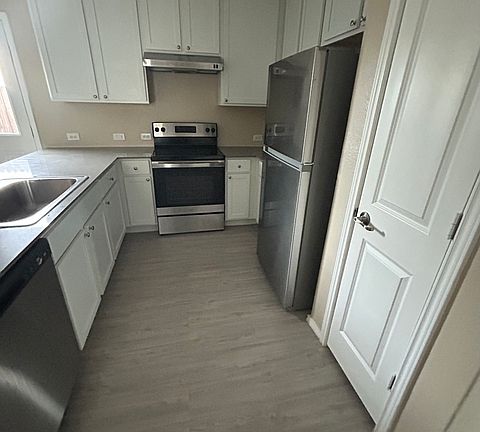 4th image of 1038 Janzen Rd