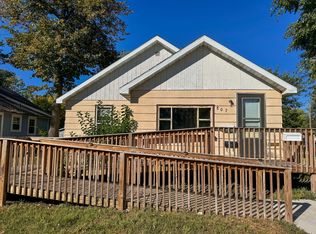 807 Arizona Ave SW, Huron, SD 57350