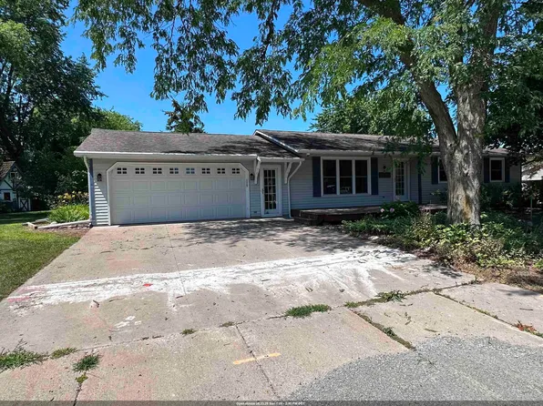 220 Short St, Wrightstown, WI 54180