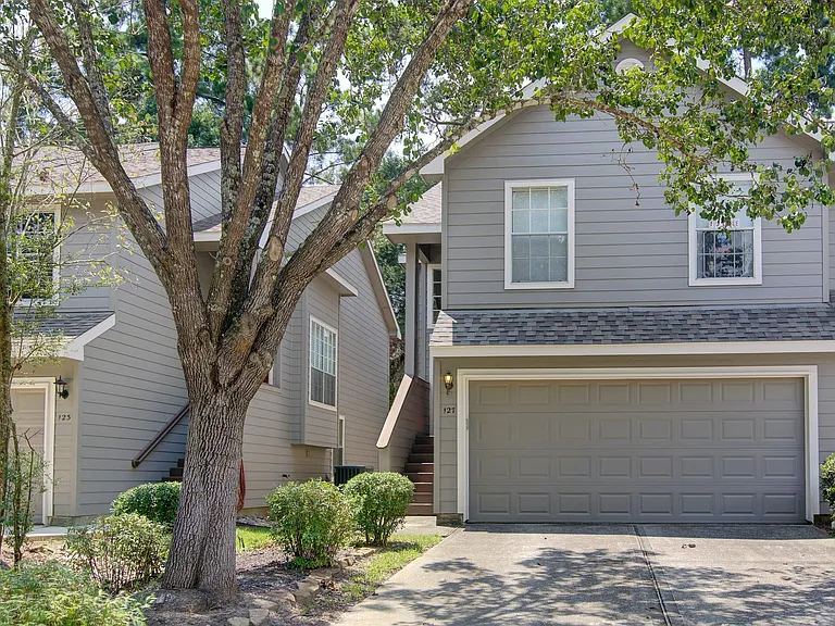 127 N Villa Oaks Dr — Photo 1