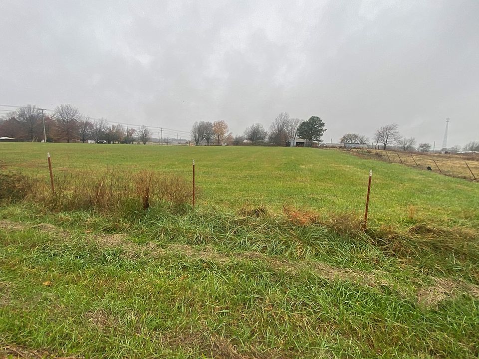 2nd image of 103 E Holt Rd