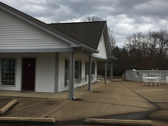 5th image of 226 Pleasant Place B-4 #B4