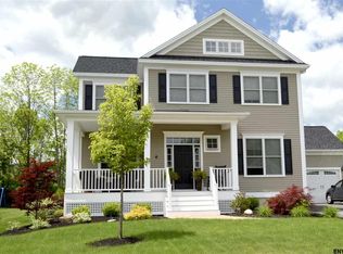 15 Reagan Ct, Watervliet, NY 12189
