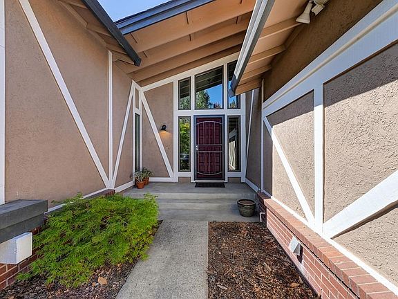 5th image of 8232 Crestshire Cir