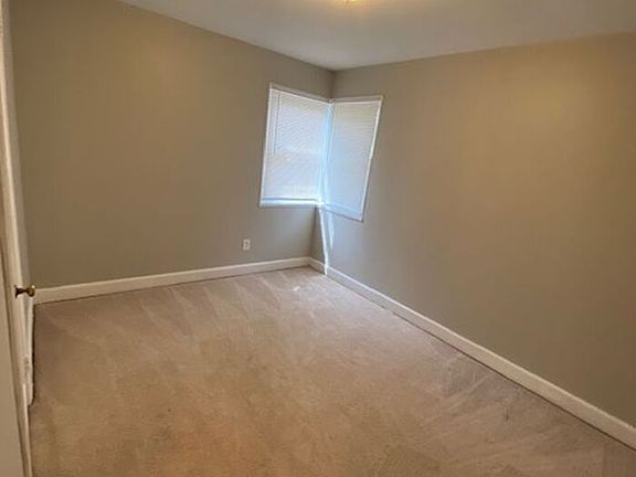 5th image of 100 Lewis Dr Unit 14C