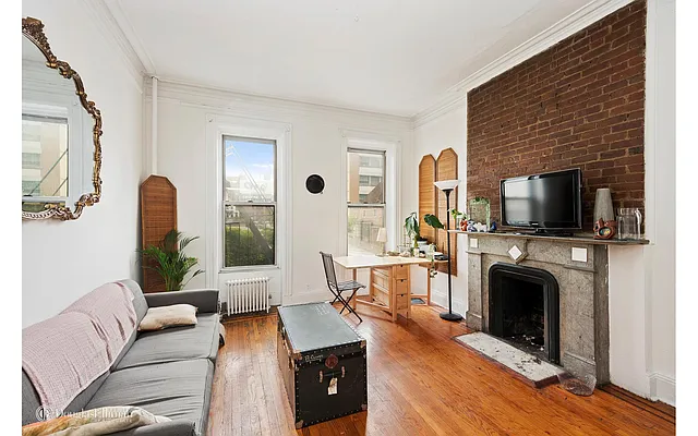 Rented by Douglas Elliman | media 16