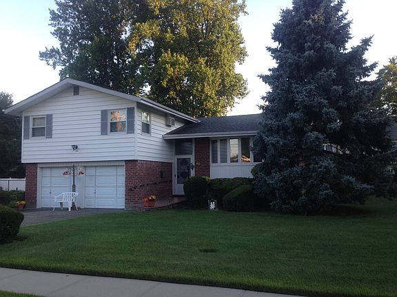 2nd image of 10 Marshall Ln