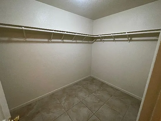 E Saint Catherine Ave, Phoenix — Photo 2