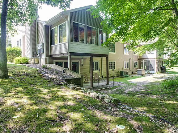 2nd image of 145 Bridgewood Dr