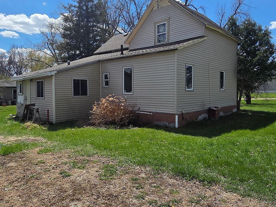 1st image of 103 Main St S