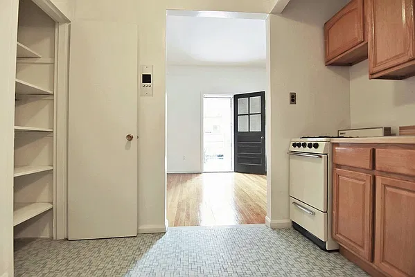 Rented by Balass Ralph, LREB | media 3