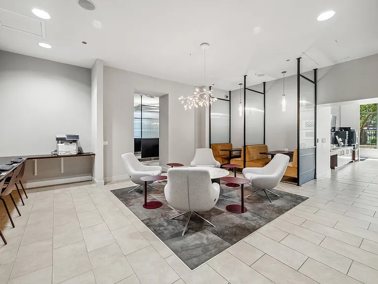 RiverNorth_amenity_coworking