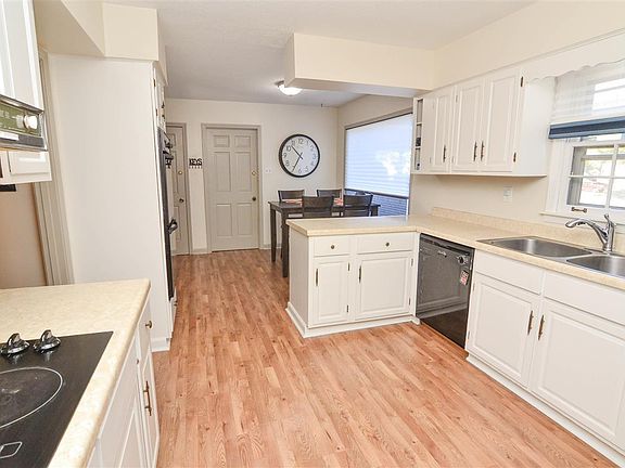 5th image of 7247 Pittsfield Cv