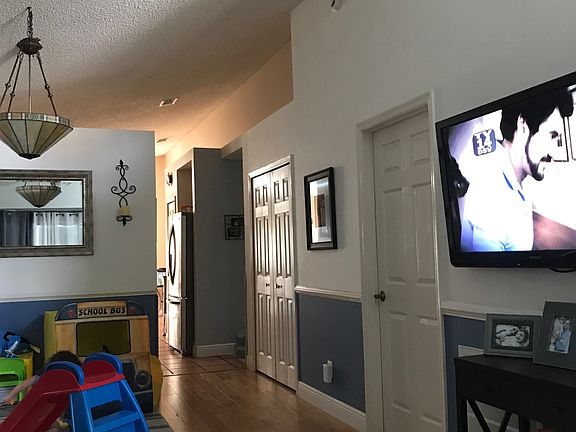 3rd image of 3049 Bellingham Dr