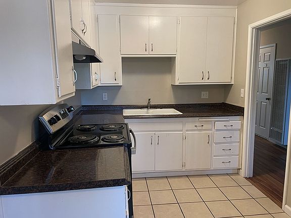2nd image of 835 F St APT 11