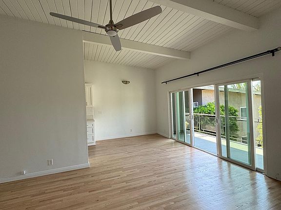 3rd image of 1709 N Fuller Ave #28