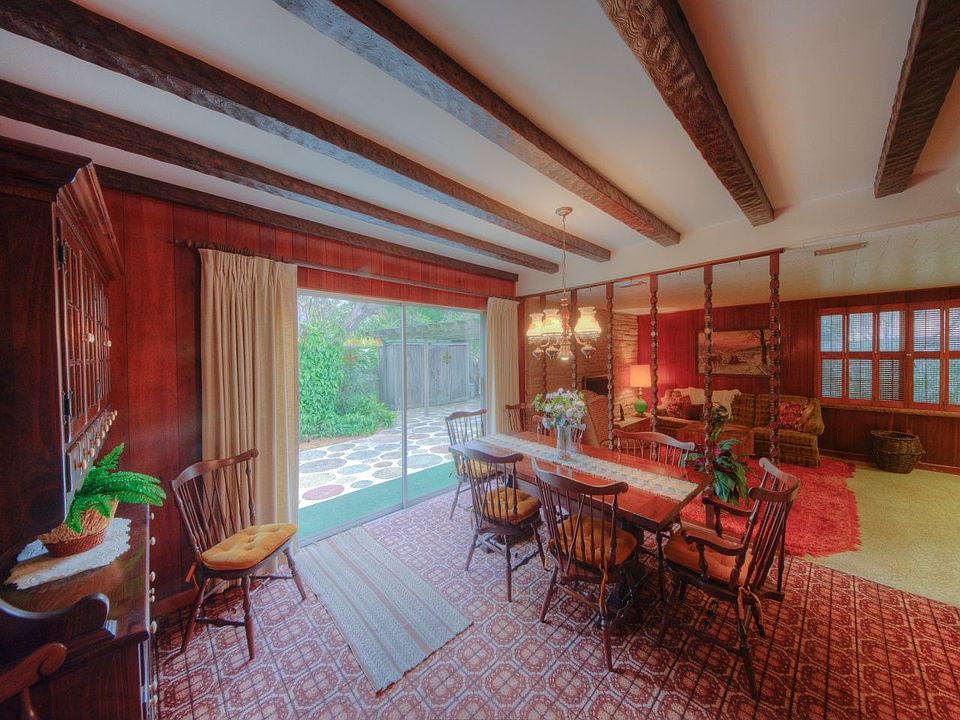 Family/Dining area