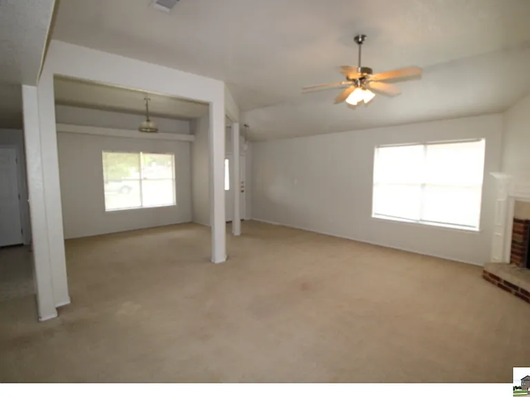 1906 Flagstaff Dr — Photo 11