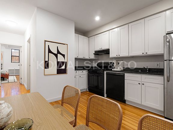 4th image of 466 9th St APT 1