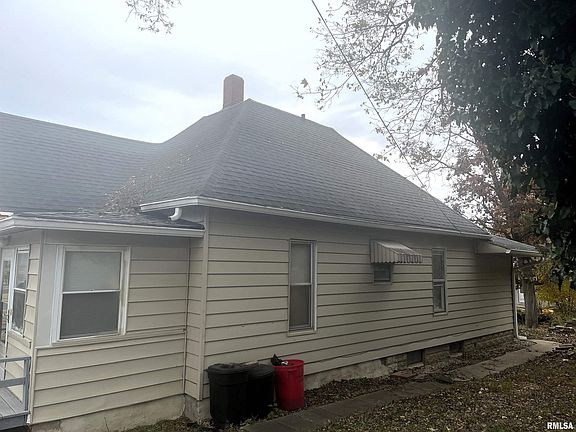 3rd image of 227 E Main St