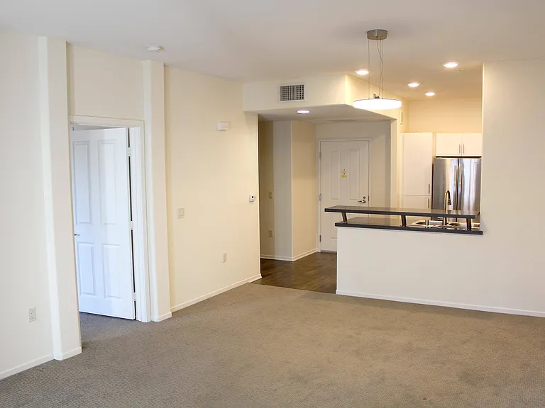 Torrey Gardens Apartments — Photo 21