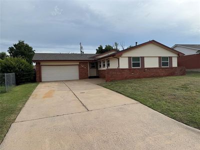 5813 NW 66th St, Warr Acres, OK, 73132