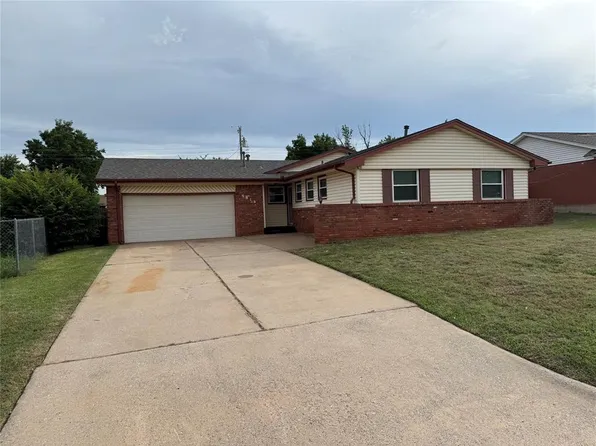5813 NW 66th St, Warr Acres, OK 73132