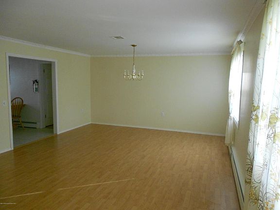 4th image of 39 Santiago Dr W
